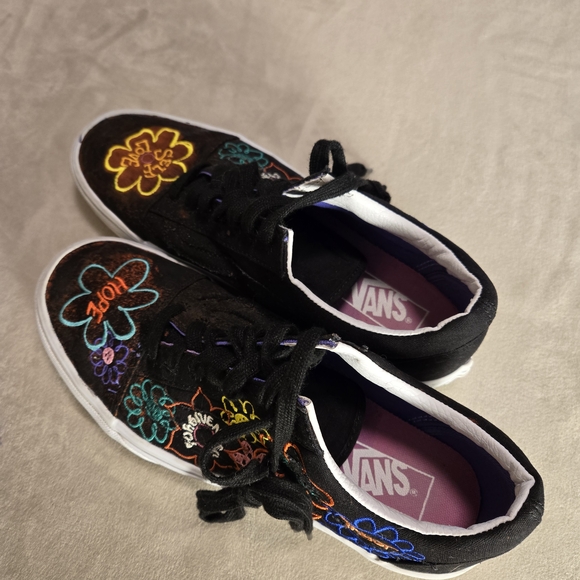 Vans Black Sneakers with Colorful Floral Embroidery - Picture 10 of 11